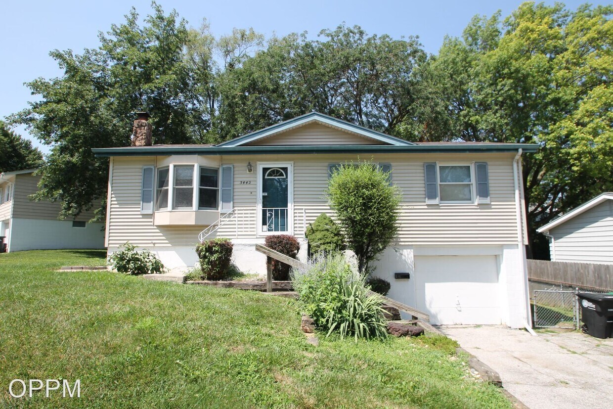 Primary Photo - 3 br, 2 bath House - 3442 S. 88th St.