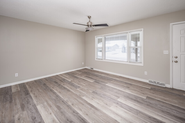 Living Room - 3432 Somerset Dr