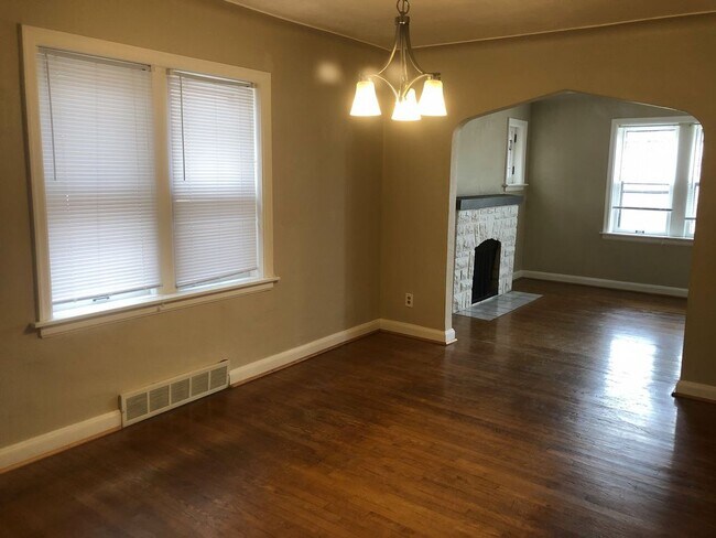 Building Photo - 6933 Hillsland