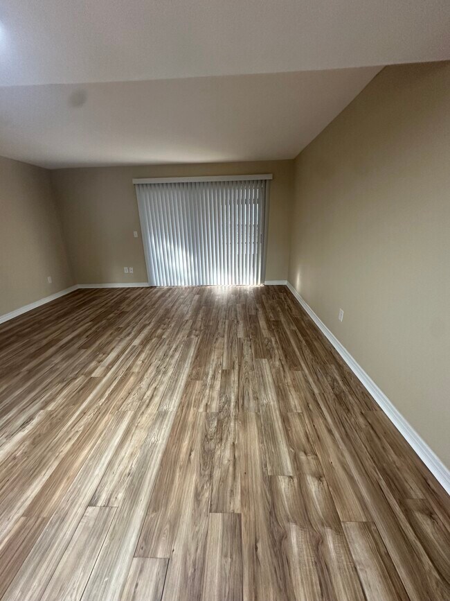 Building Photo - 621 W Indiana Ave