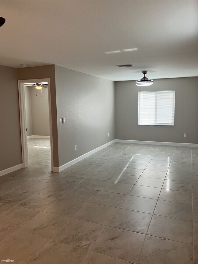 Foto del edificio - 3 br, 2 bath Duplex - 129 Boundary Bouleva...