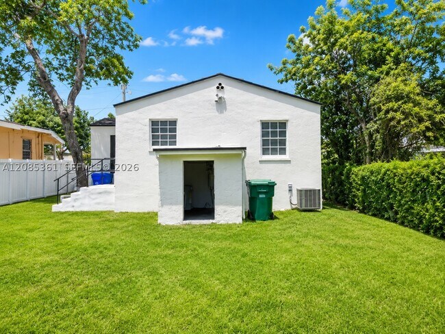 Building Photo - 1114 NW 59th St