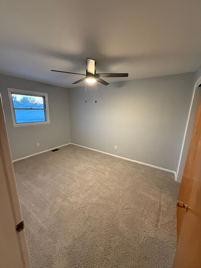 Dormitorio 1 - 200 W Mechanic St