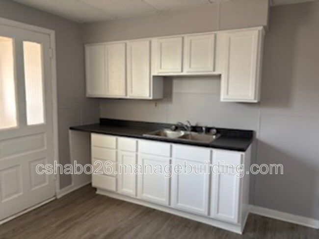 Building Photo - 219 N Washington Ave