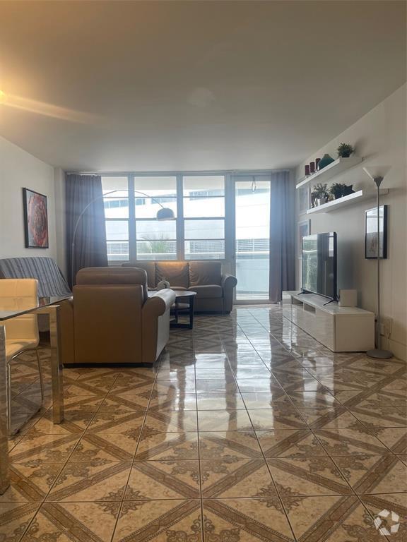 Building Photo - 3725 S Ocean Dr