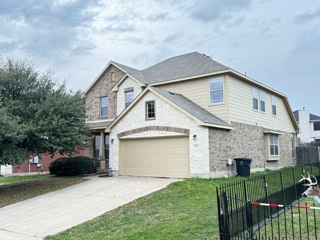 Building Photo - 360 Virtual Tour Available - PET FRIENDLY ...