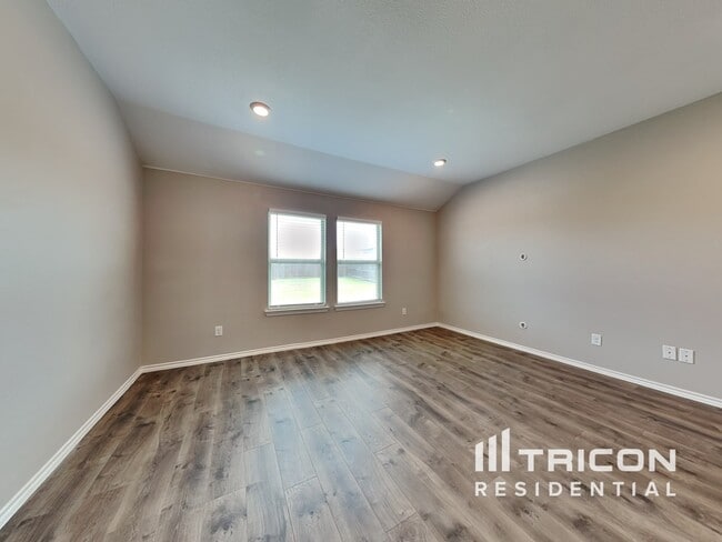 Building Photo - 821 Alton Dr