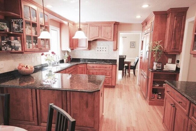 Foto del edificio - 25 Upson Rd