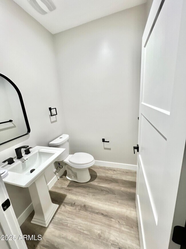 Foto del edificio - 2537 E Southgate Ave