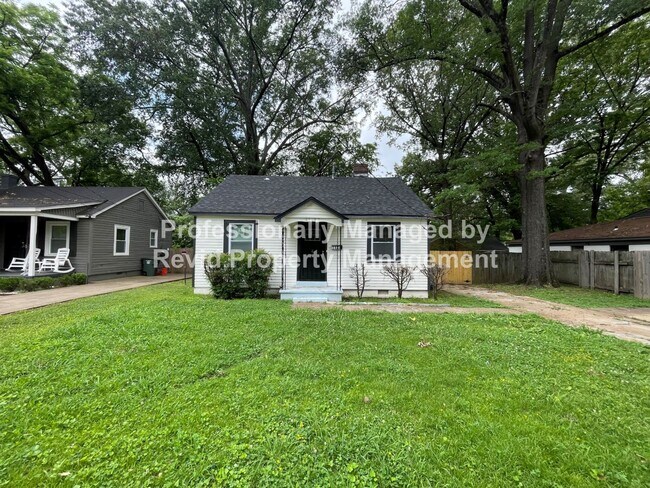 Building Photo - 1137 Catalina St