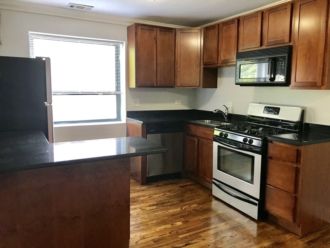 Foto principal - 7616 N Marshfield Ave