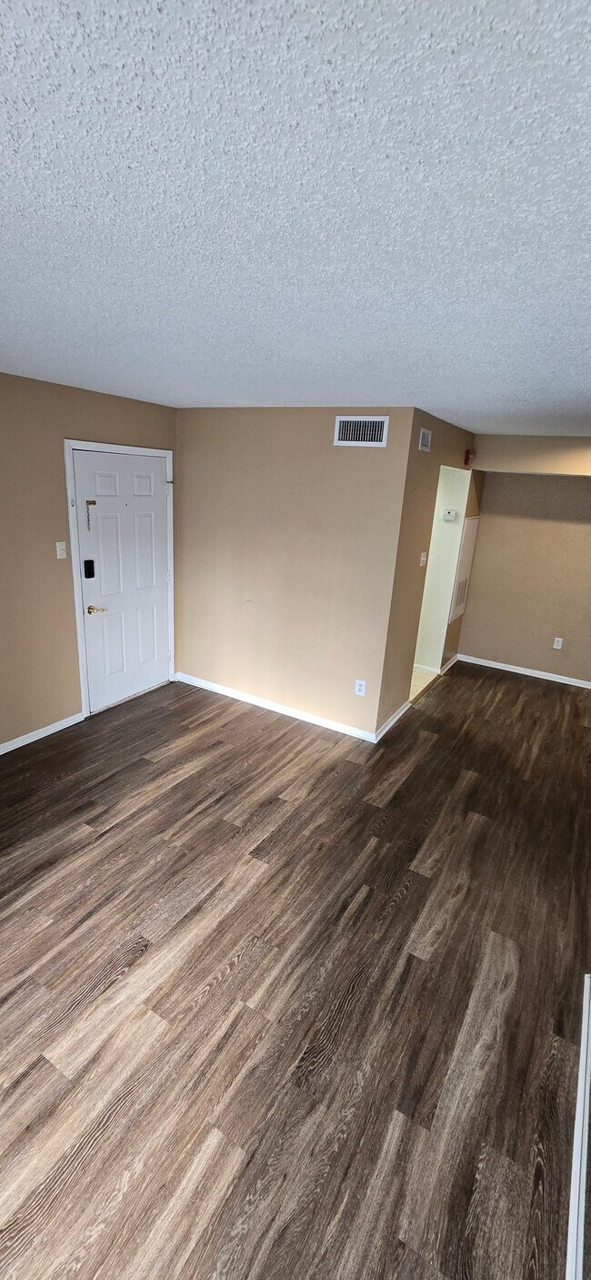 Foto del edificio - 3700 Idlebrook Cir