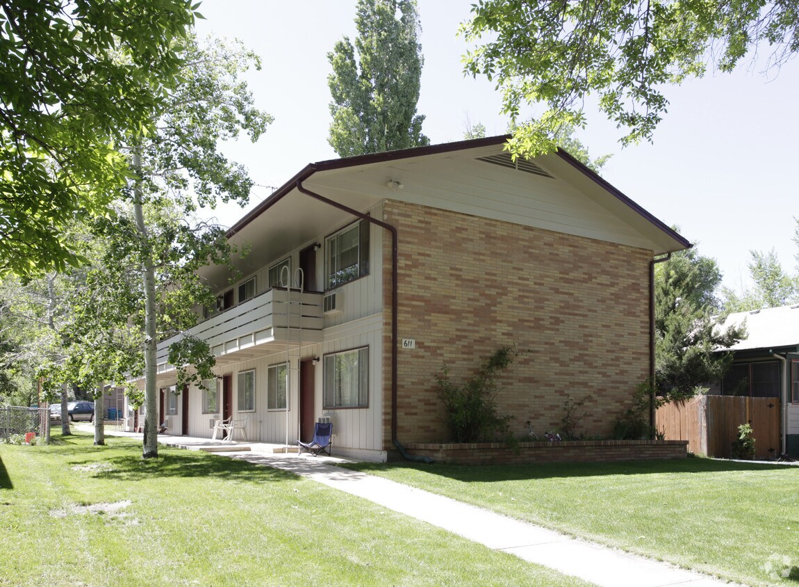 Primary Photo - 611 Stover St