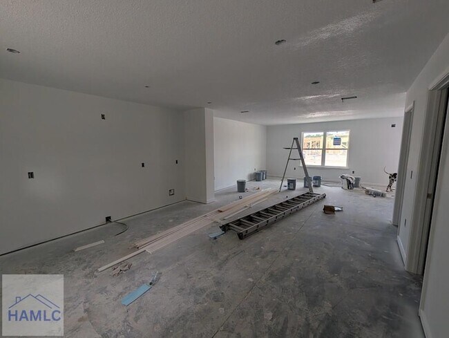 Building Photo - 20-B1 Frasier Ln SW