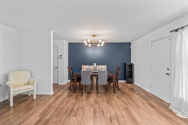 Foto del edificio - 4615 Coronado Dr