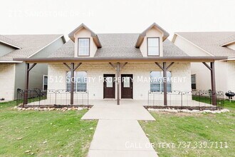 Building Photo - 212 Sandstone Dr