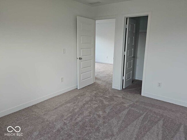 Foto del edificio - 1118 Elmwood Ln