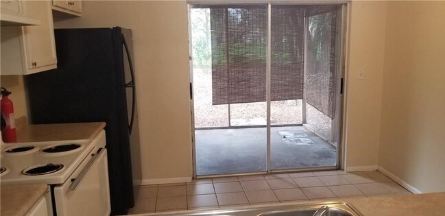 Building Photo - Splendid 2 Bedroom 2 Bath Duplex