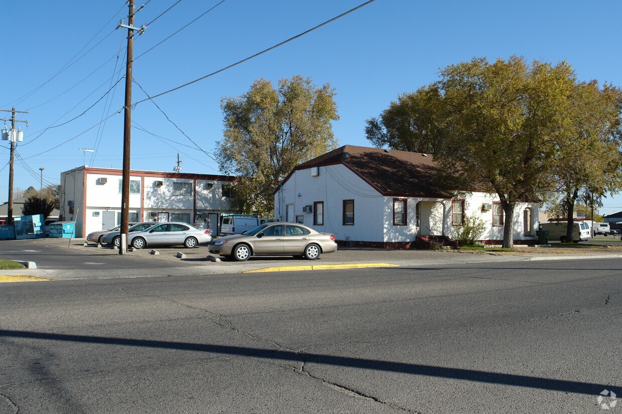 Building Photo - 489 SW 5th Ave