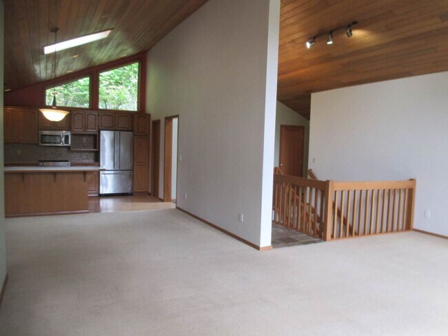 Building Photo - Gig Harbor Artondale home nestled on Acreage!