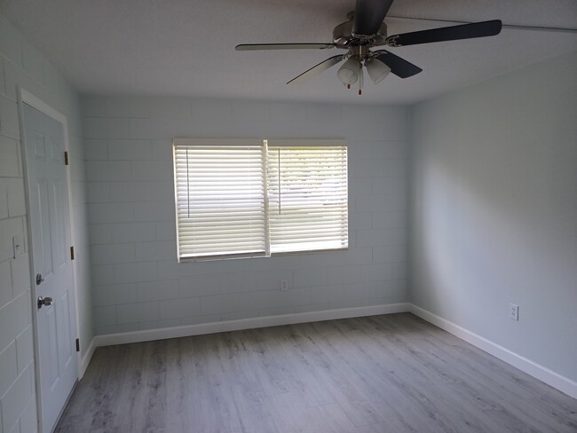 Sala de estar - New Smyrna Beach Apartments