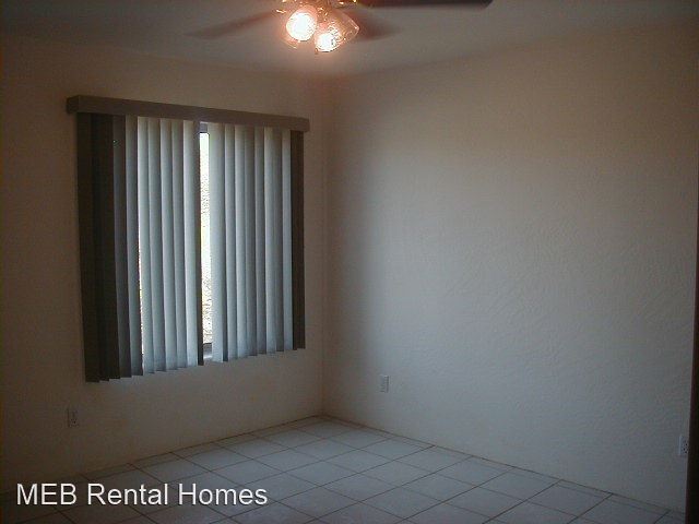 Building Photo - 3 br, 2 bath House - 2440 E. Calle Bacardi