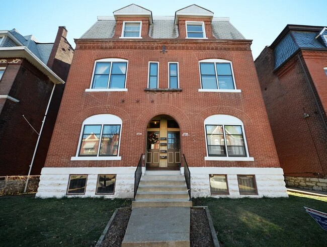 Building Photo - 2734A Armand Pl