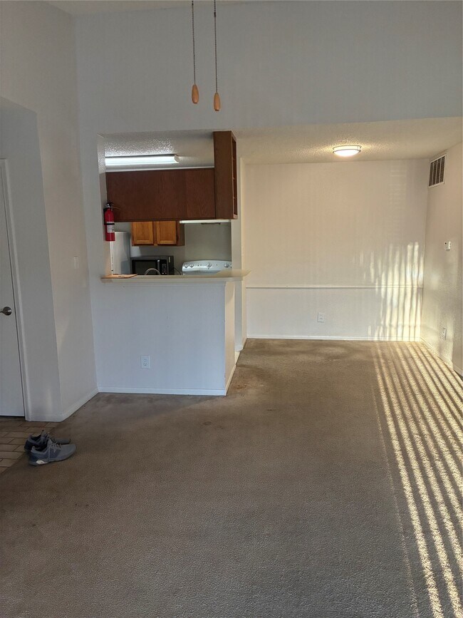 Foto del edificio - 2121 Hepburn St