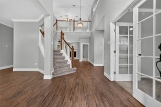 Building Photo - 108 Oak Creek Ln