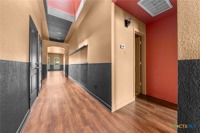 Foto del edificio - 3409 Greyfriar Dr