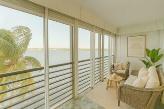 Building Photo - 1175 NE Miami Gardens Dr