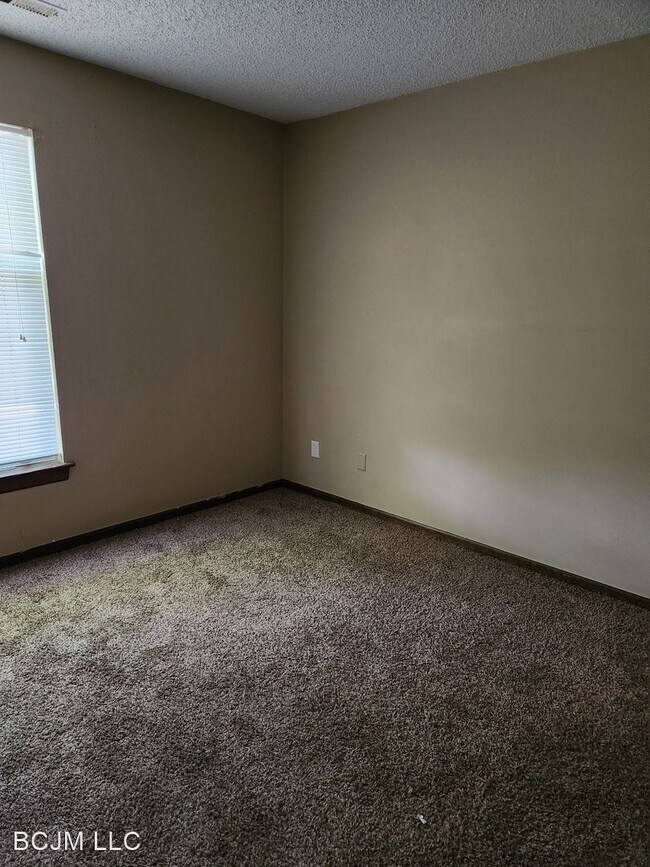 Building Photo - 2 br, 1 bath House - 221 A Barr Rd