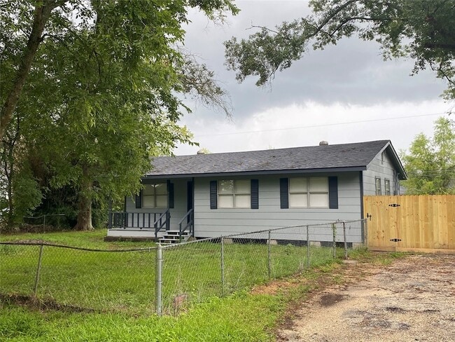 Building Photo - 518 Big Deer Dr