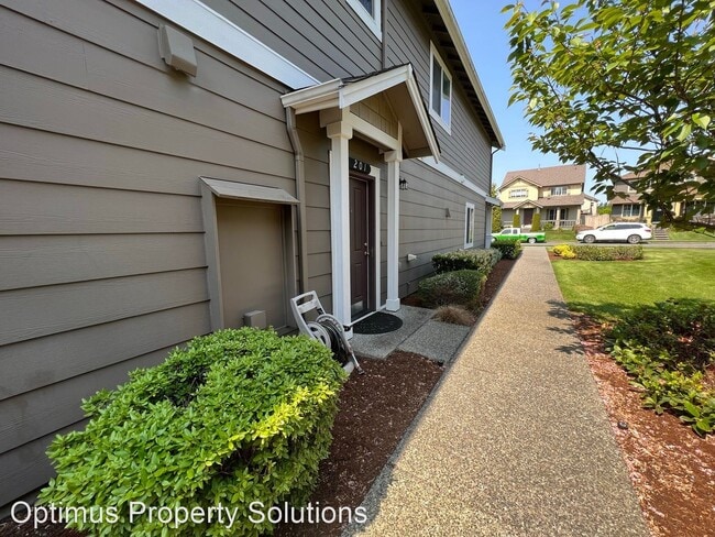 Building Photo - 2 br, 2 bath House - 375 Tremont Ave Unit ...