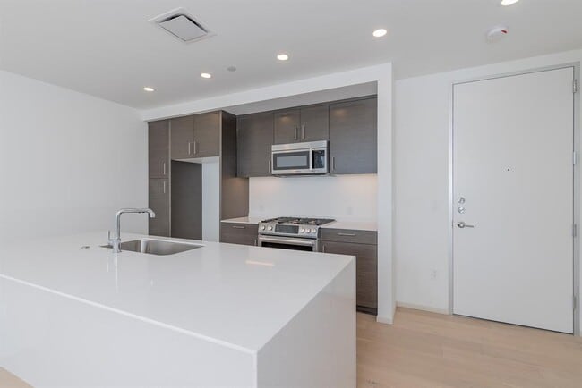 Building Photo - 301 West Ave