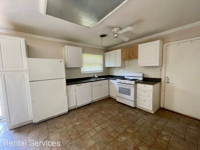 Building Photo - 3 br, 1 bath House - 2209 Monterrey Dr.