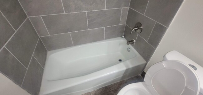 Building Photo - 8323 W Northridge Ct