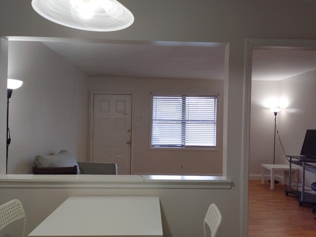 Building Photo - 755 Burcale Rd