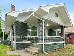 Building Photo - 3002 Porter Ave