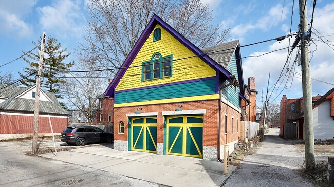Building Photo - 927 Dennison Ave