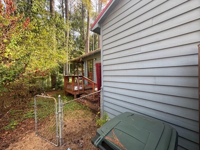 Building Photo - 208 Carol Dr