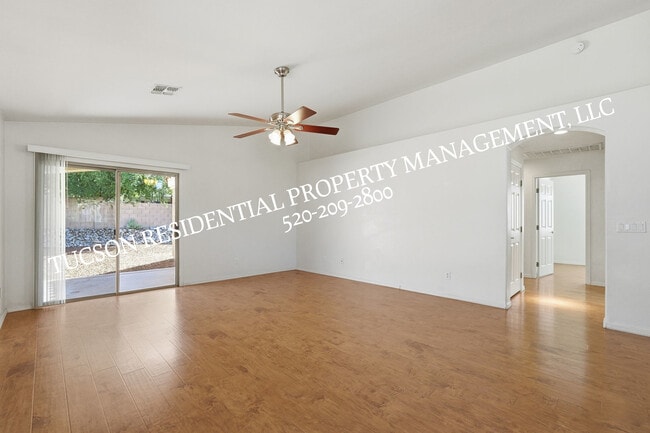 Foto del edificio - 2440 N Creek Vista Dr