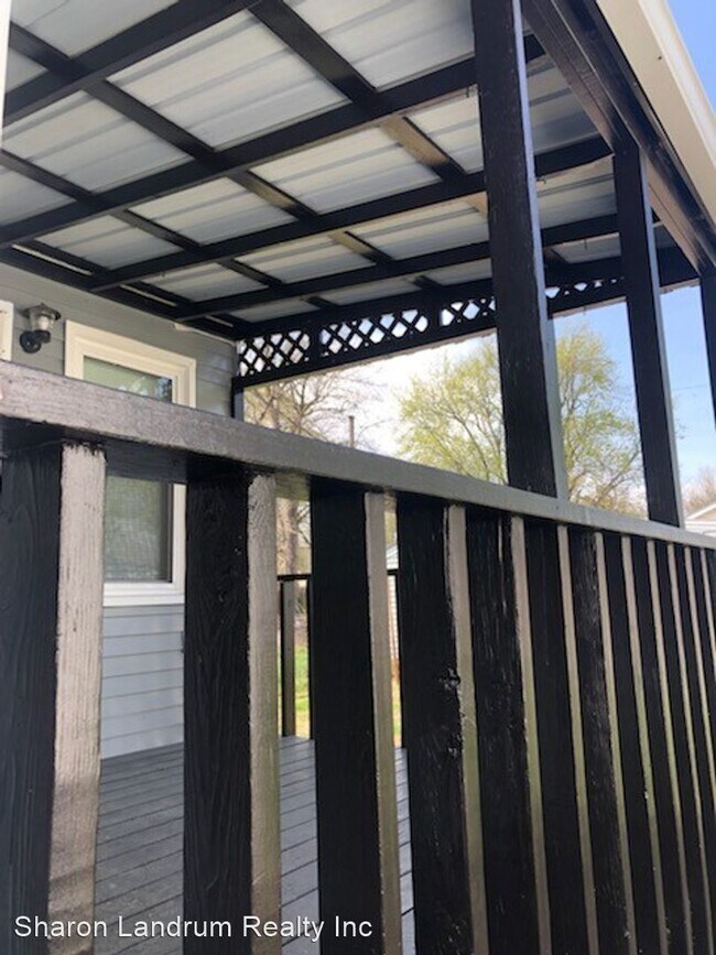 Foto del edificio - 3 br, 1 bath House - 911 W. Florence Ave