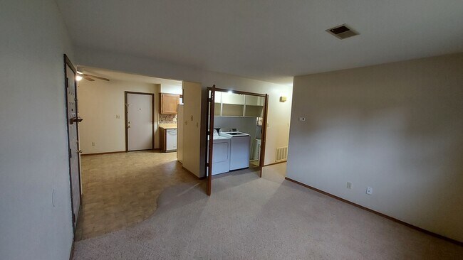 Building Photo - 2838 Whitener St