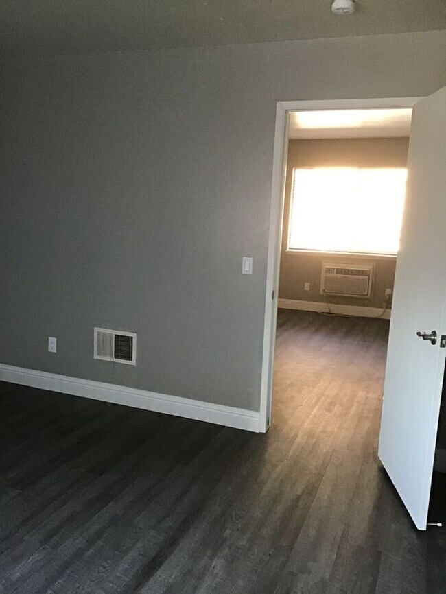 Foto del edificio - 264 Thoma St