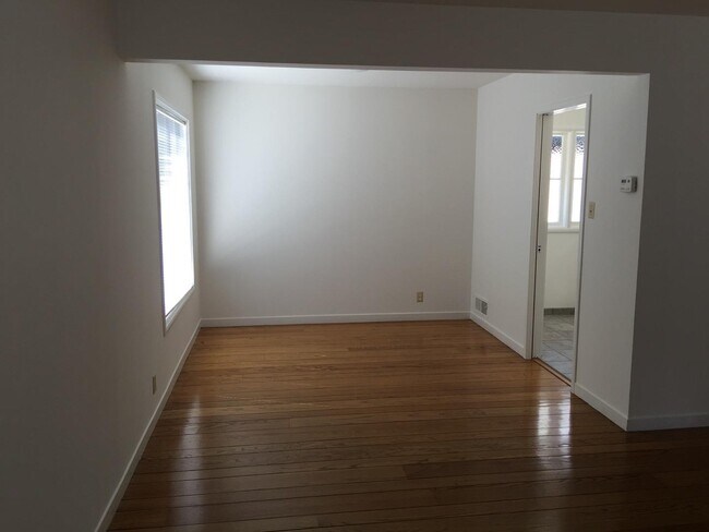 Foto del edificio - 22 Baywood Ave