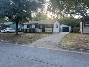 Building Photo - 1306 Bennett Dr