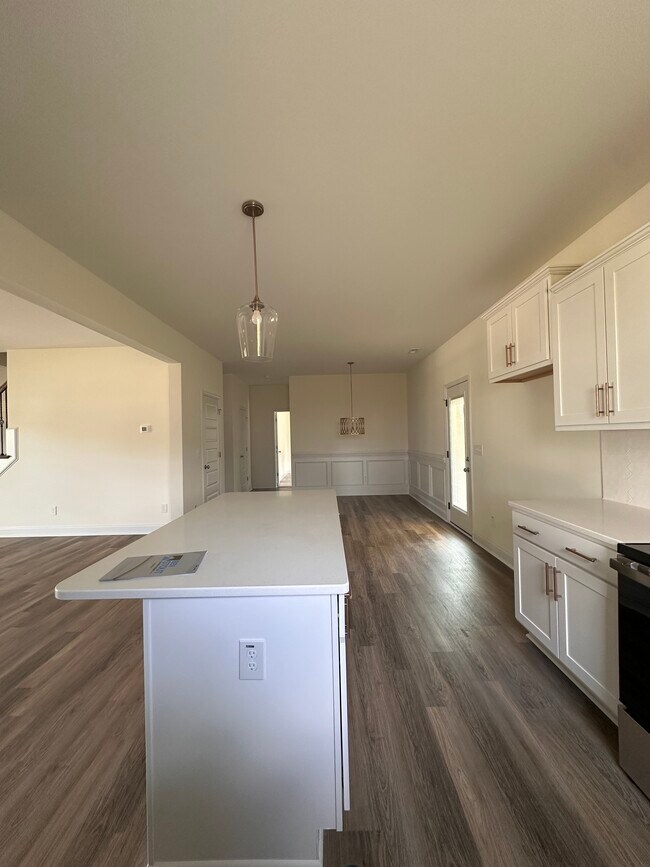 Foto del edificio - 341 Edwinstowe Ave