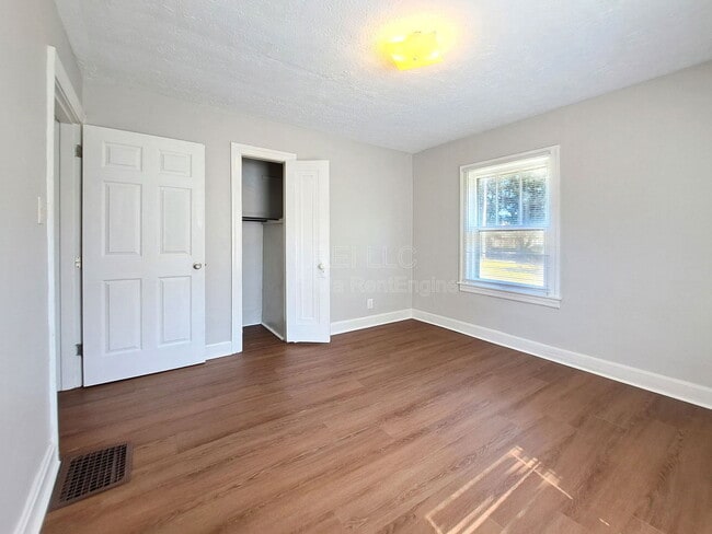 Foto del edificio - 341 N 42nd St