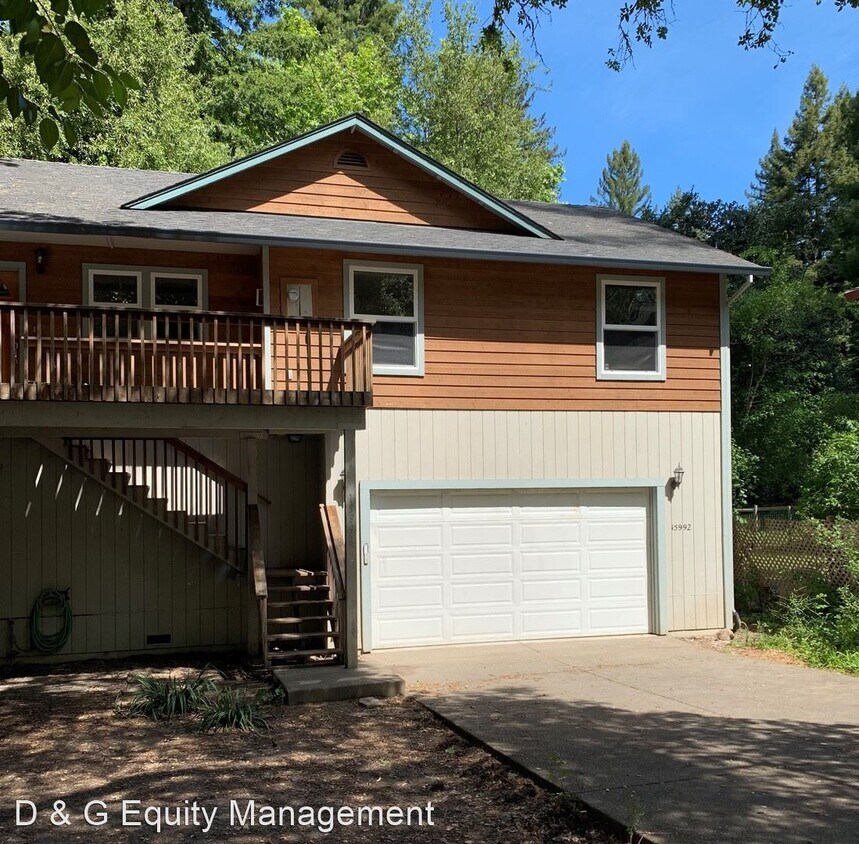 Foto principal - 3 br, 2 bath House - 15992 Drake Rd.